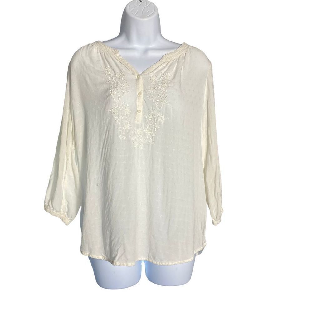 St. John’s Bay Embroidered Top Size M